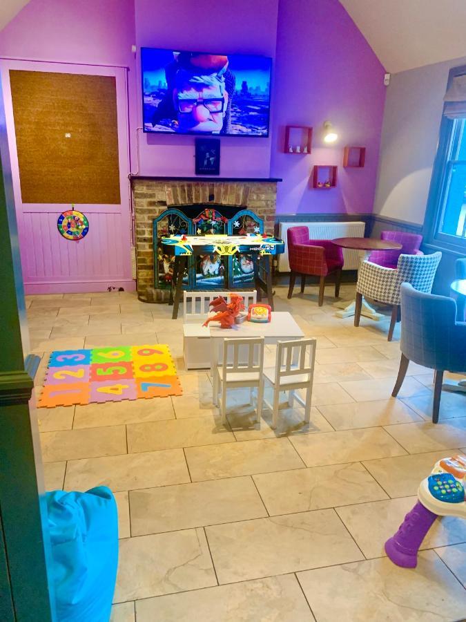 Hotel Crown & Anchor à Woking Extérieur photo